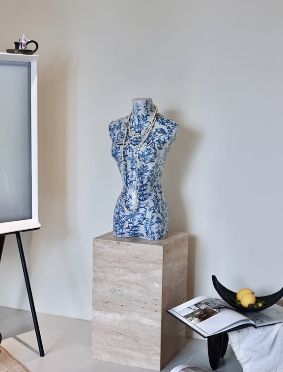 Blue and White Porcelain Female Body Sculpture - Mulantique