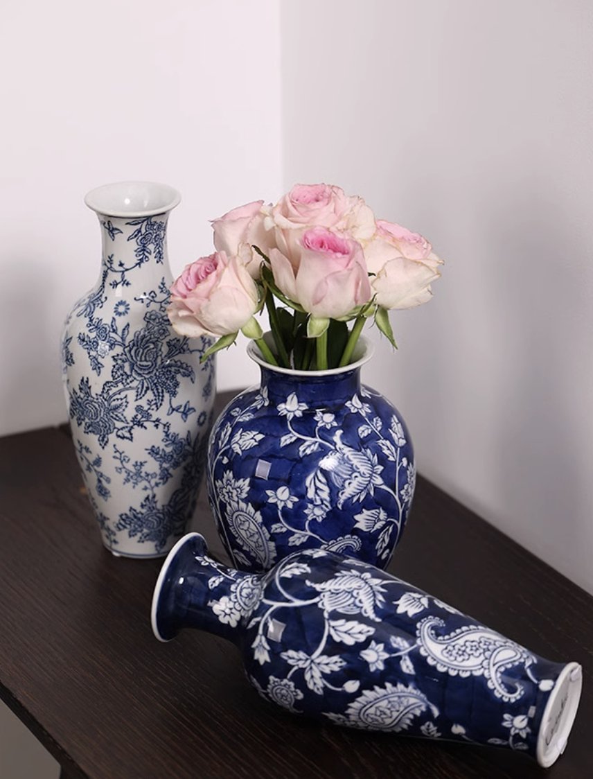 Mini Blue and White Porcelain Vase - Mulantique