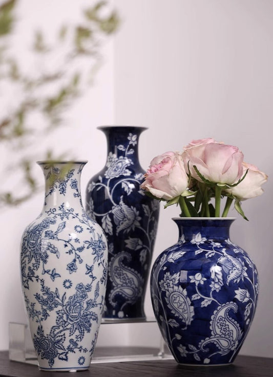 Mini Blue and White Porcelain Vase - Mulantique