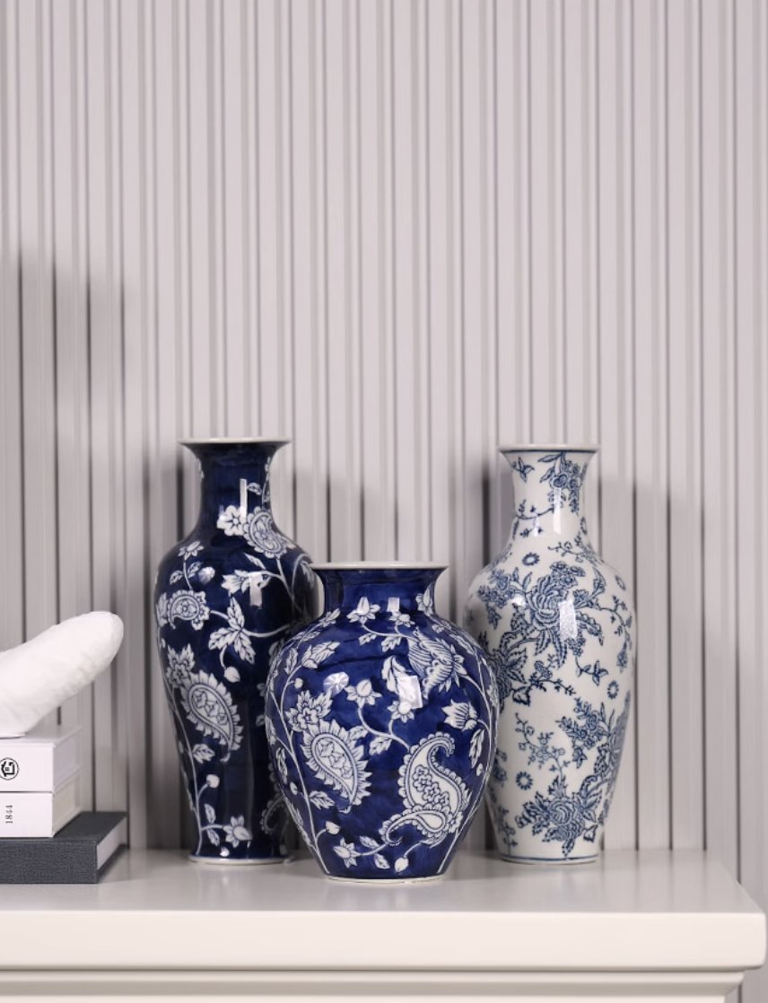 Mini Blue and White Porcelain Vase - Mulantique