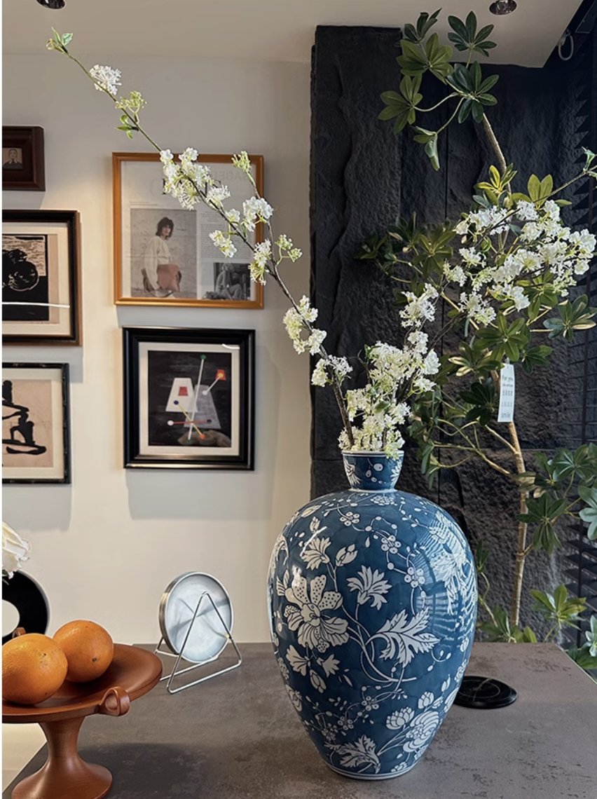 Serenity Series Blue and White Porcelain Vase - Mulantique